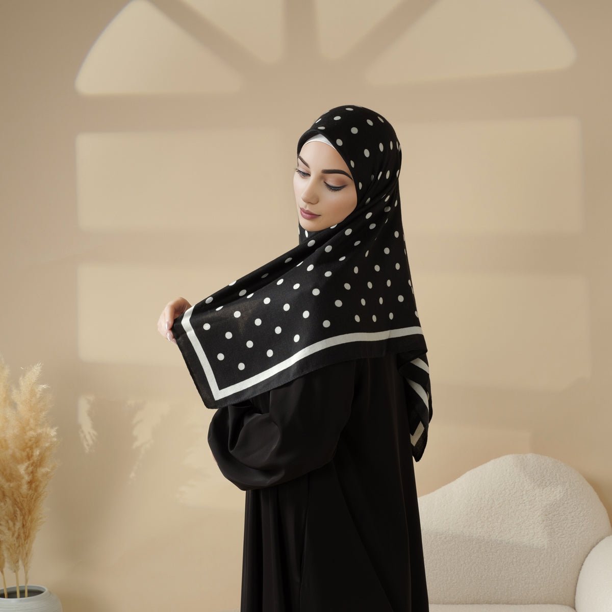 Imitation Cashmere Fashion Square Hijab (MH091) - Mariam's Collection