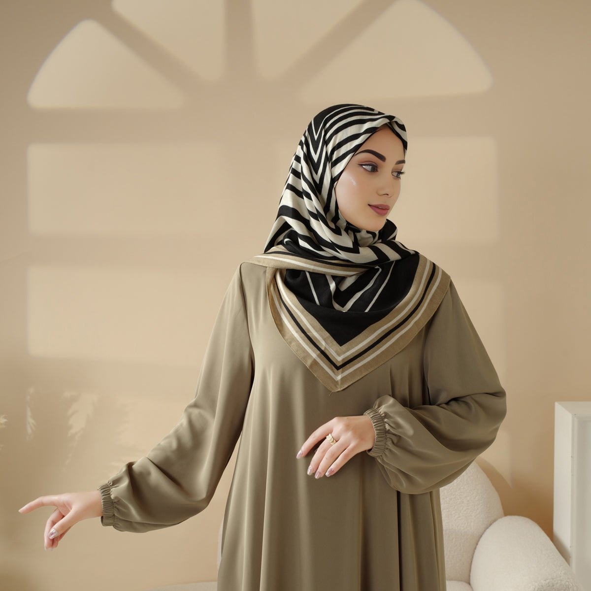 Imitation Cashmere Fashion Square Hijab (MH091) - Mariam's Collection