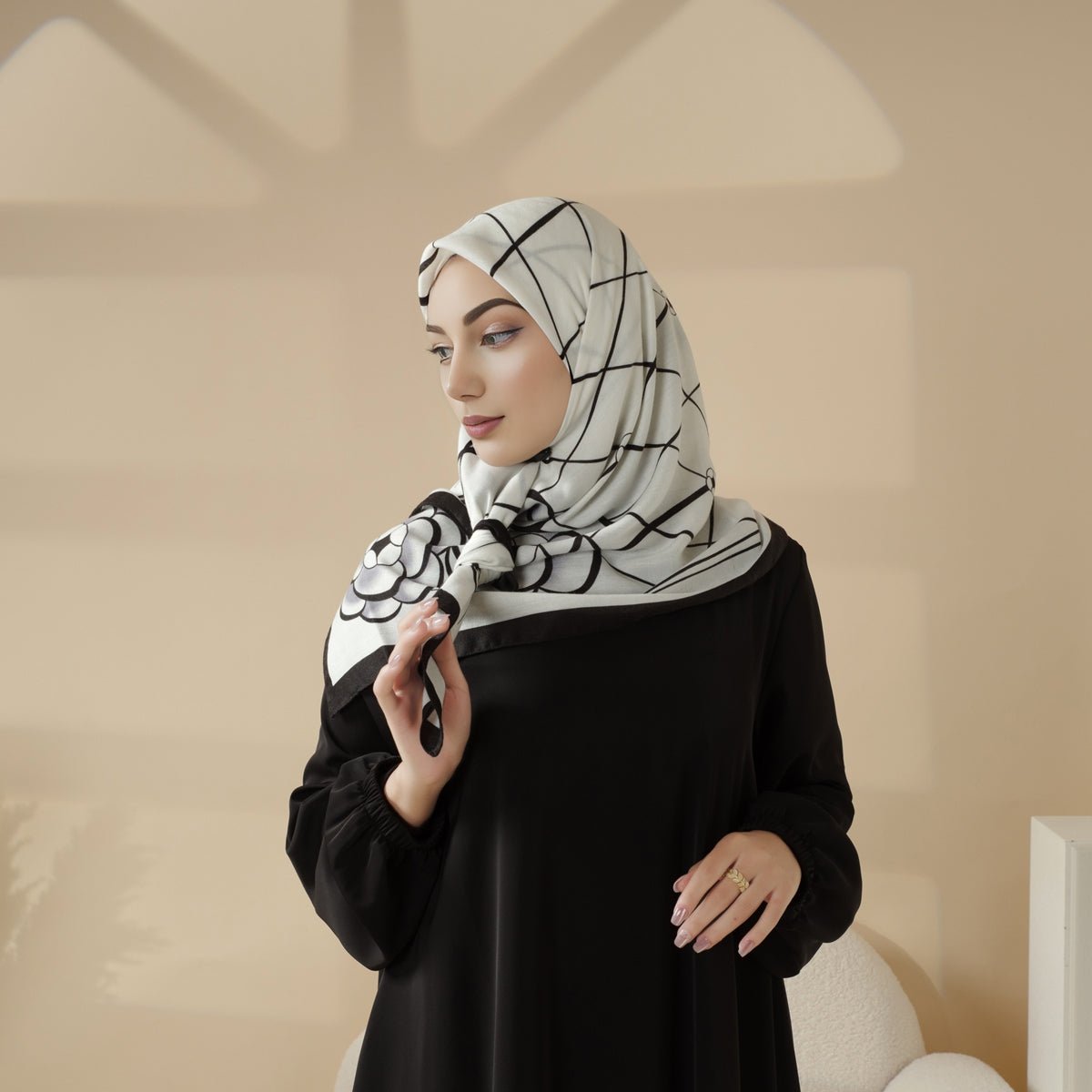 Imitation Cashmere Fashion Square Hijab (MH091) - Mariam's Collection