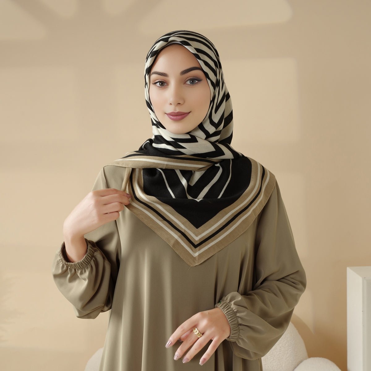 Imitation Cashmere Fashion Square Hijab (MH091) - Mariam's Collection