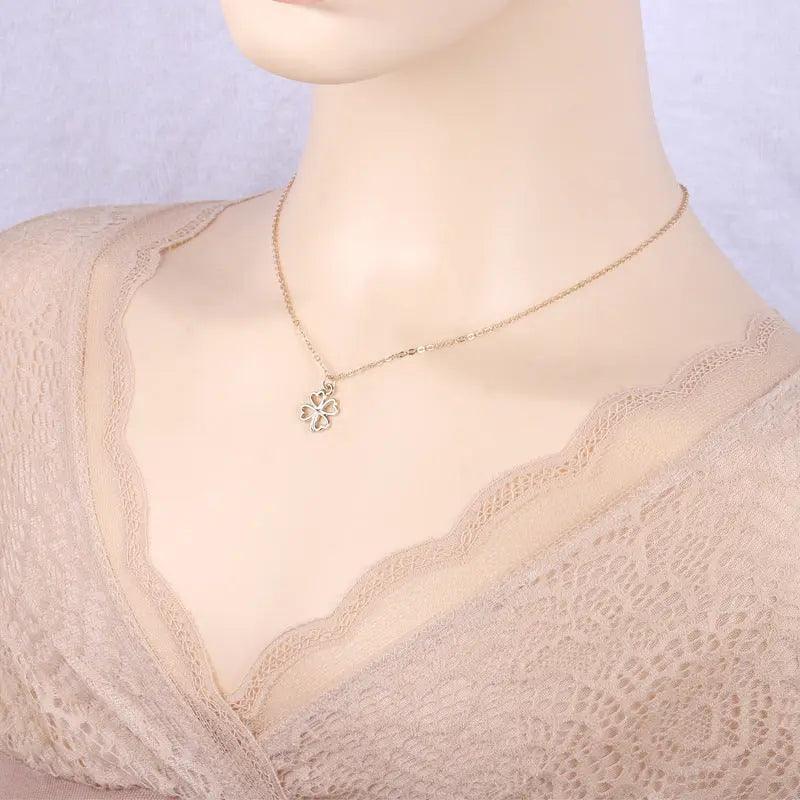MAC041 Platinum plated Four Leaf Clover Pendant Necklace - Mariam's Collection