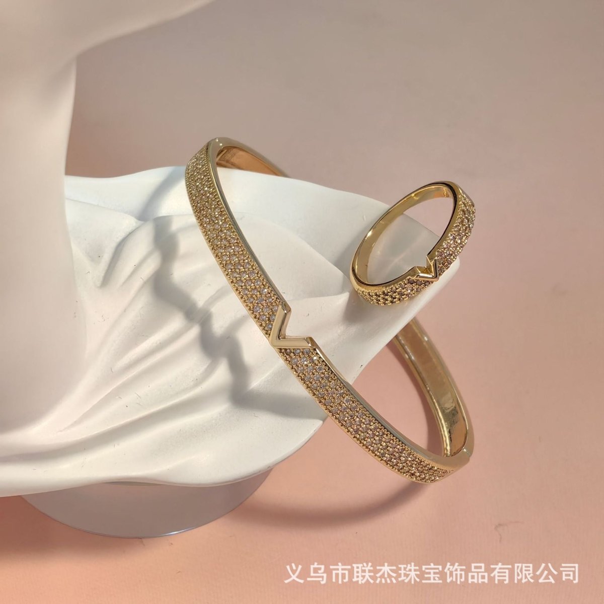 MAC212 18K Real Gold Plating: Exquisite V - shaped Bracelet Ring Set - Mariam's Collection