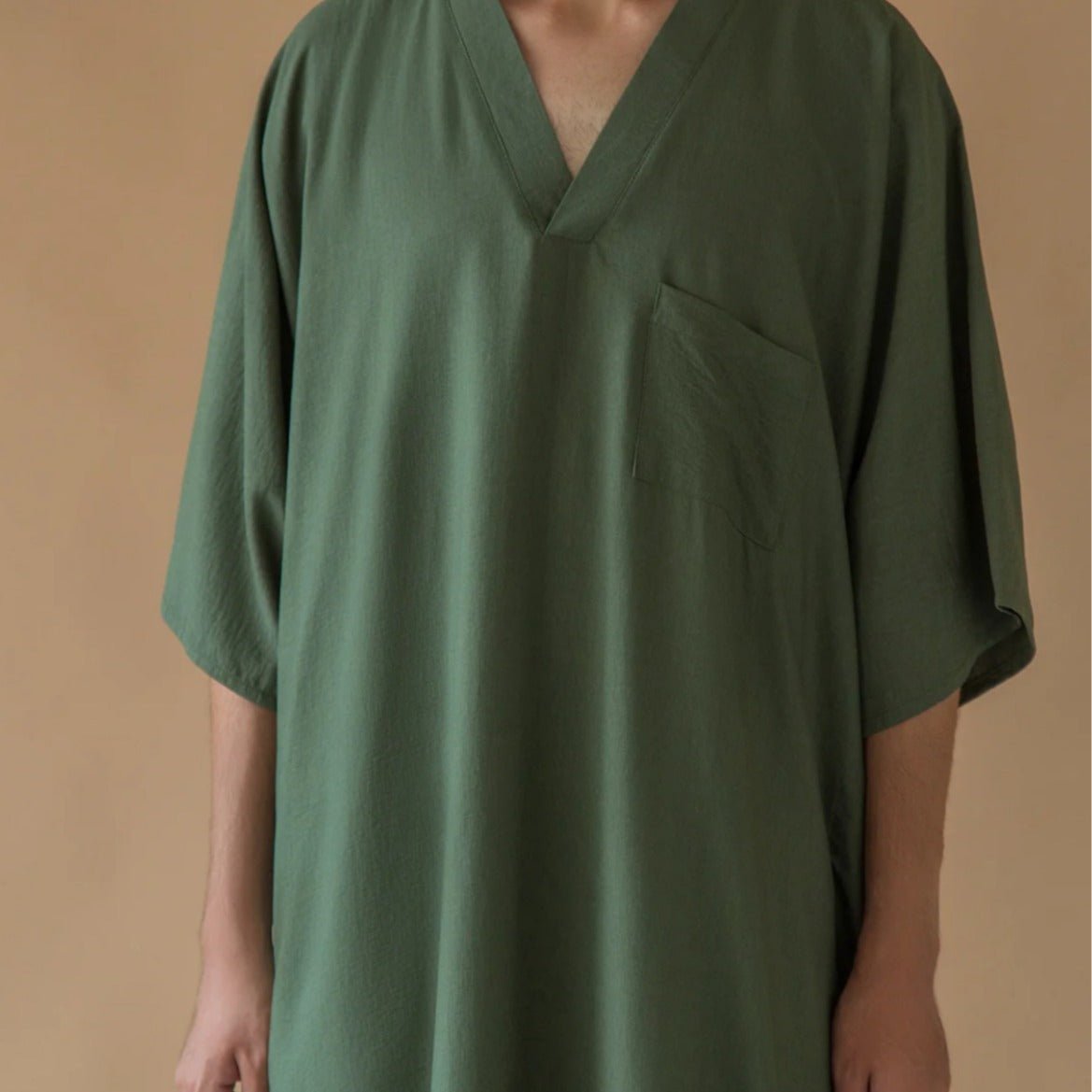 MT022 V - Neck Short Sleeve Thobe with Pocket - Mariam's Collection