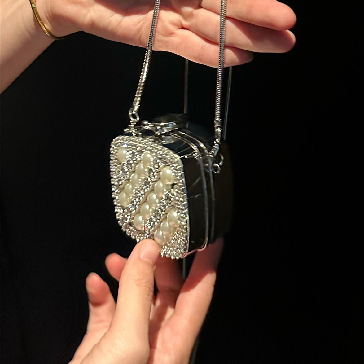 ‌Palm - Sized Diamond Mini Clutch Silver Glamour Gala Bag (MAC281) - Mariam's Collection