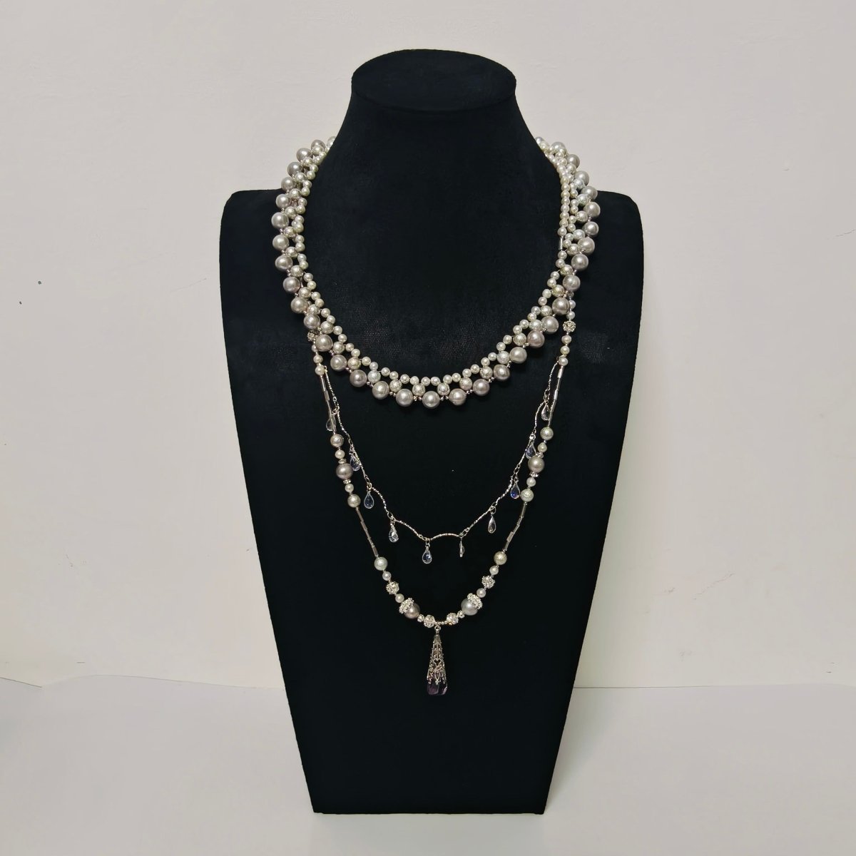 Pearlescent Artistry Handmade Pearl Beaded Necklace (MAC347) - Mariam's Collection
