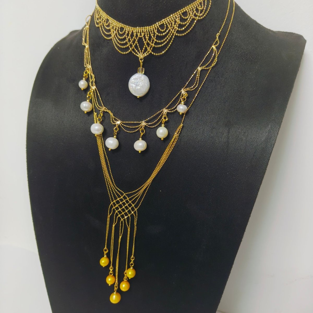 Pearlescent Artistry Handmade Pearl Beaded Necklace (MAC347) - Mariam's Collection