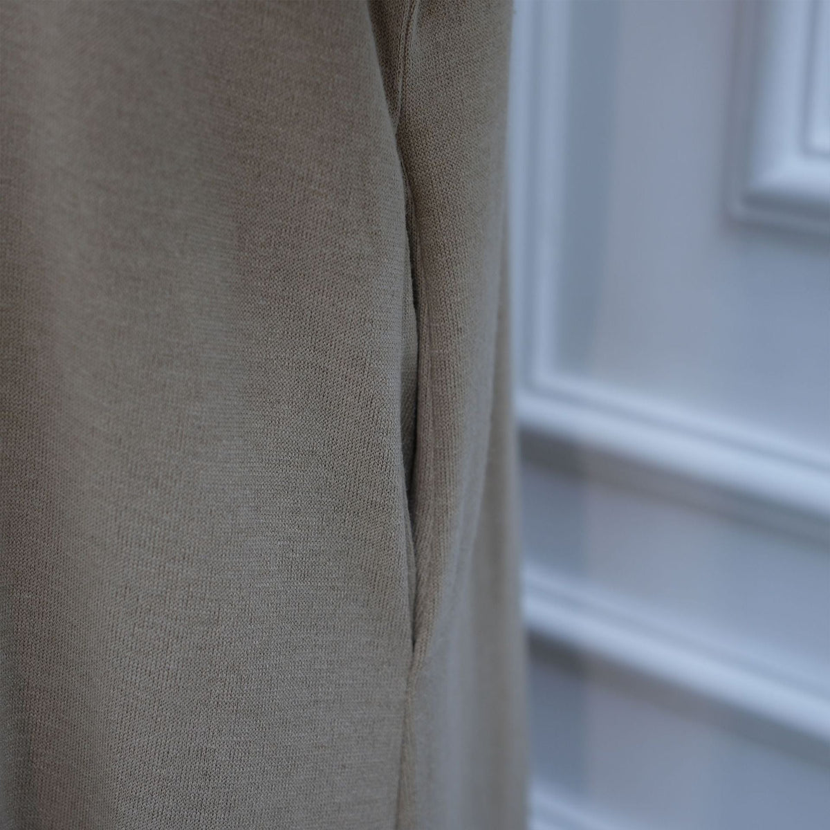 Plus-Size Relaxed Abaya | Solid Long-Sleeve Autumn Dress with Pockets(MA474) - Mariam's Collection