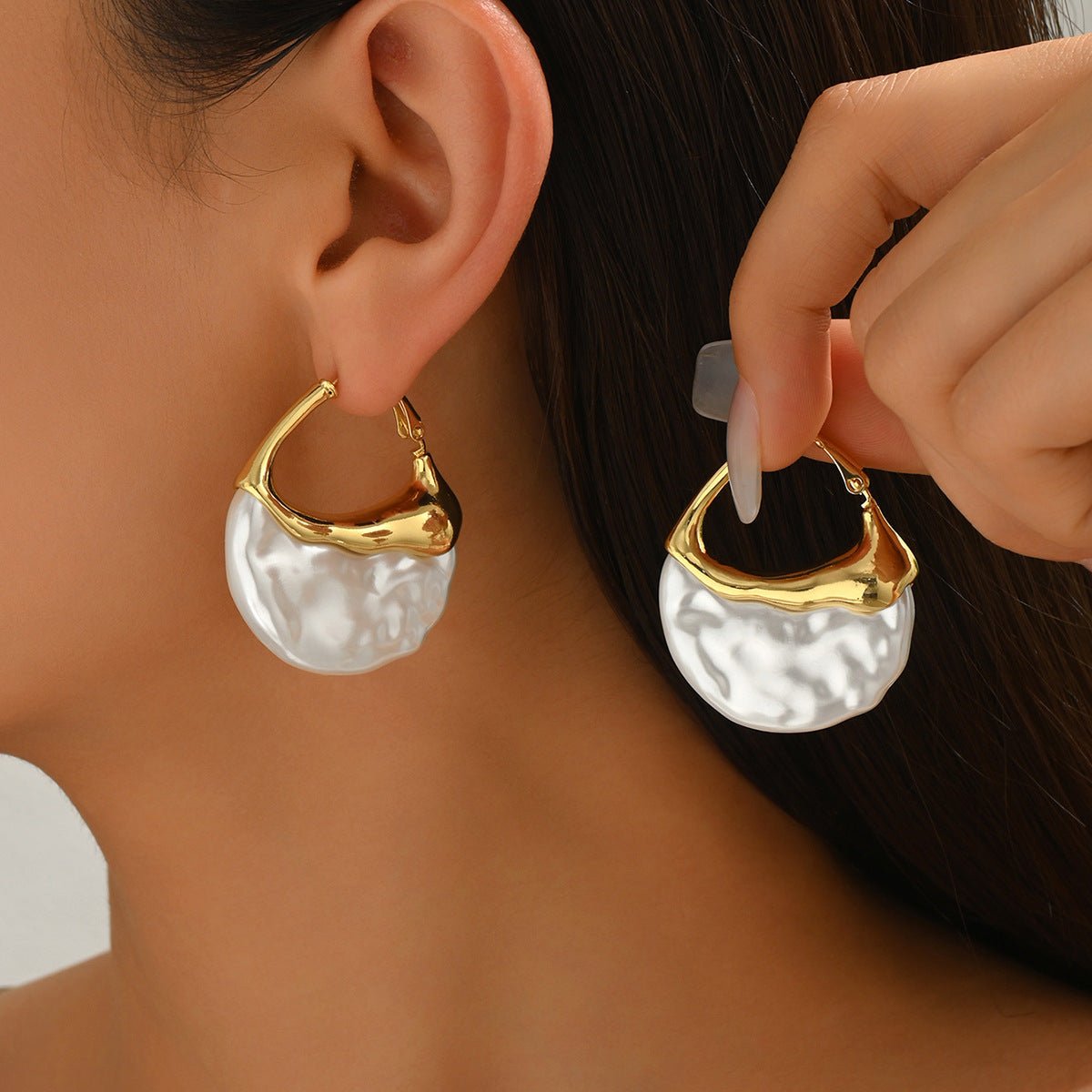 Sculpted Pearl Drop Hoop Earrings (MAC415) - Mariam's Collection