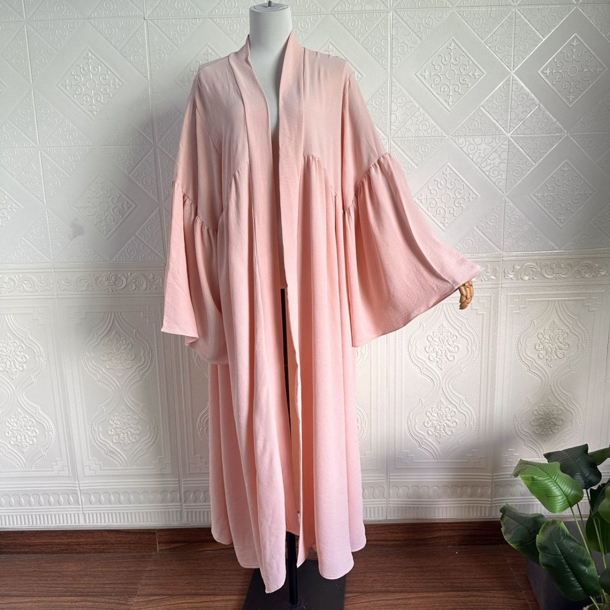 Lightweight crepe open abaya with clean lapel edges for versatile layering