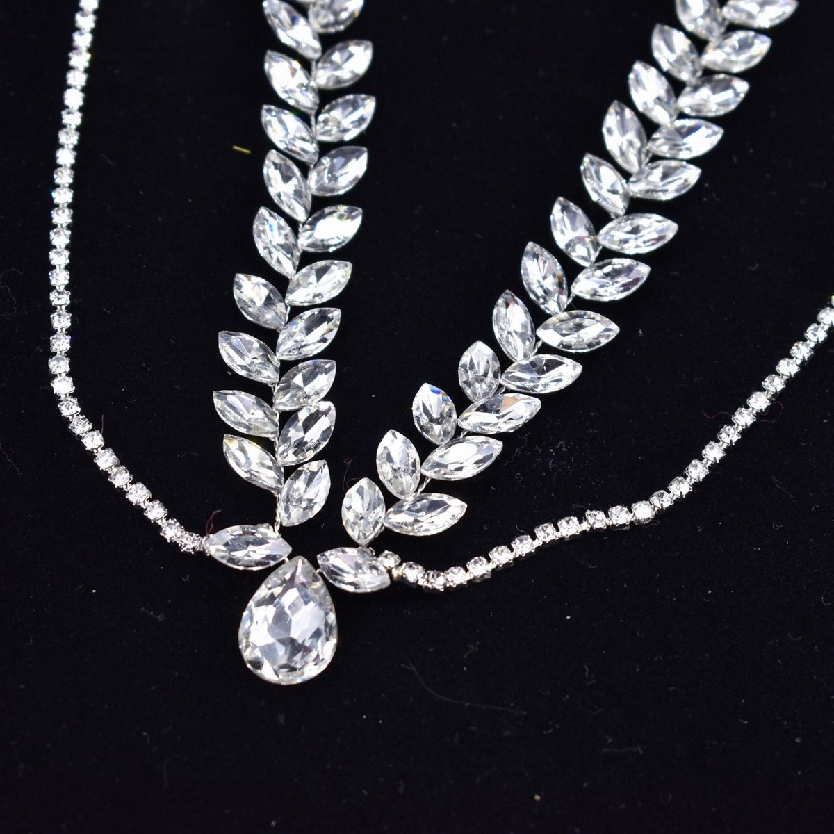 Versatile Glistening Teardrop Crystal Forehead Chain Hair Accessory (MAC331) - Mariam's Collection