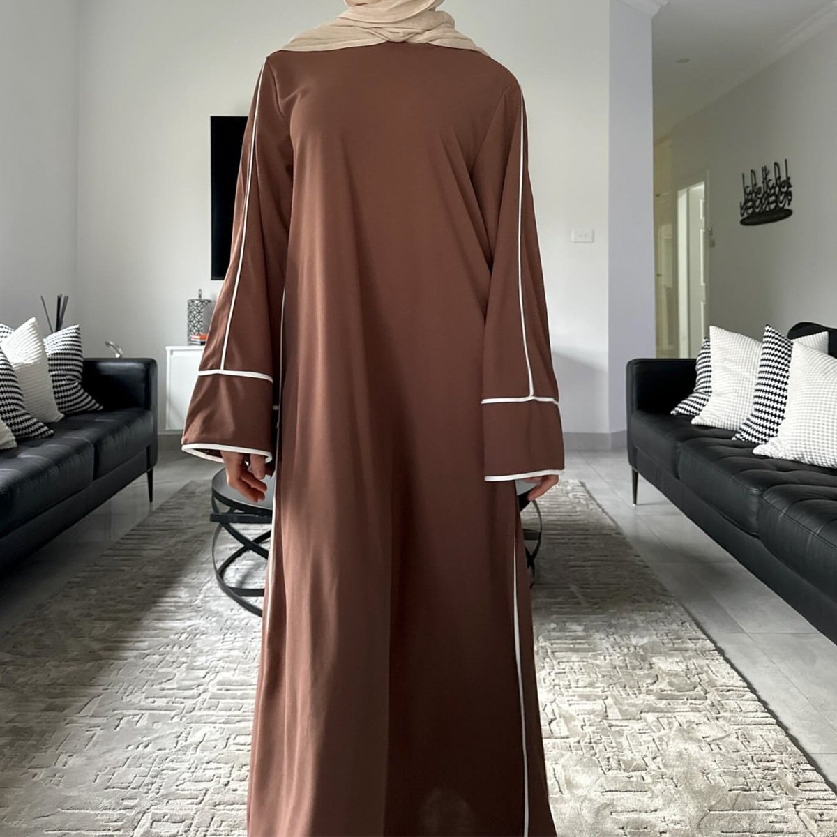 White Trimmed Velvet Abaya (MA115) - Mariam's Collection